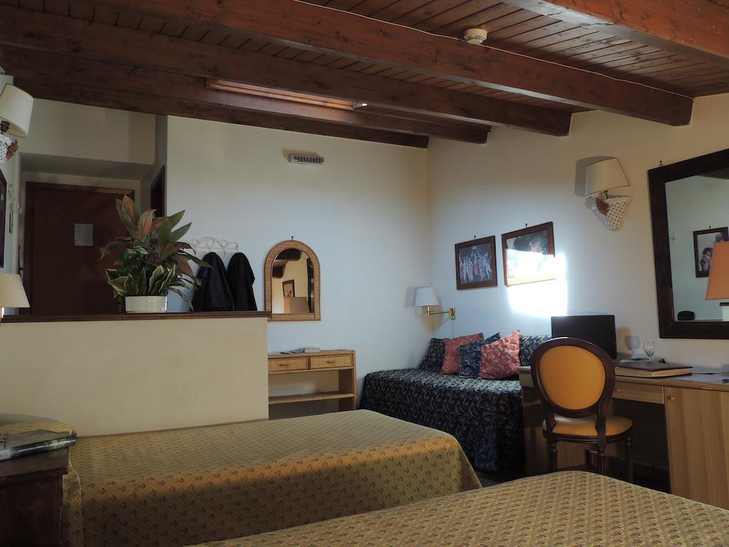 Villa Country Relais I Due Laghi Anguillara Sabazia Zimmer foto